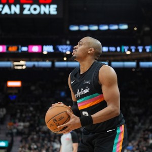 高清直播-定海神针！凯尔登·约翰逊19中9拿到21分5助 正负值+9